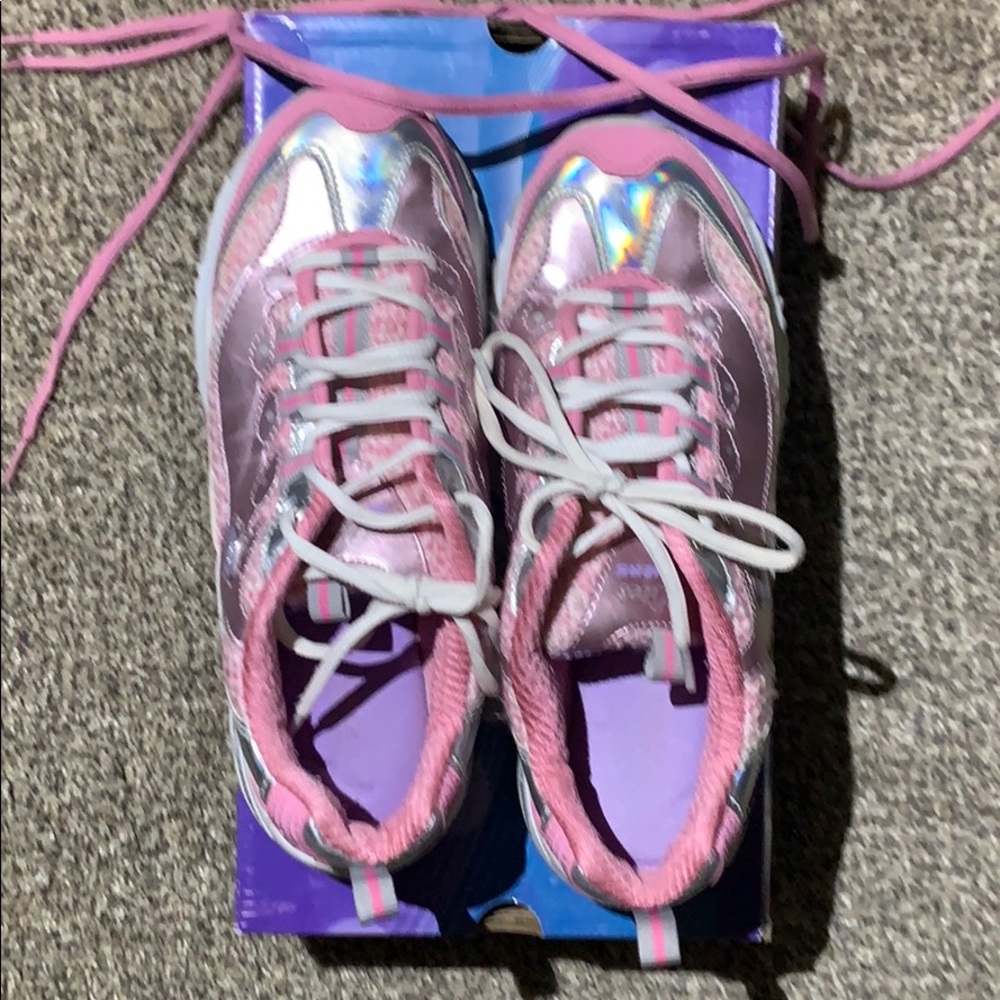 Skechers pink/white d’lites size 8